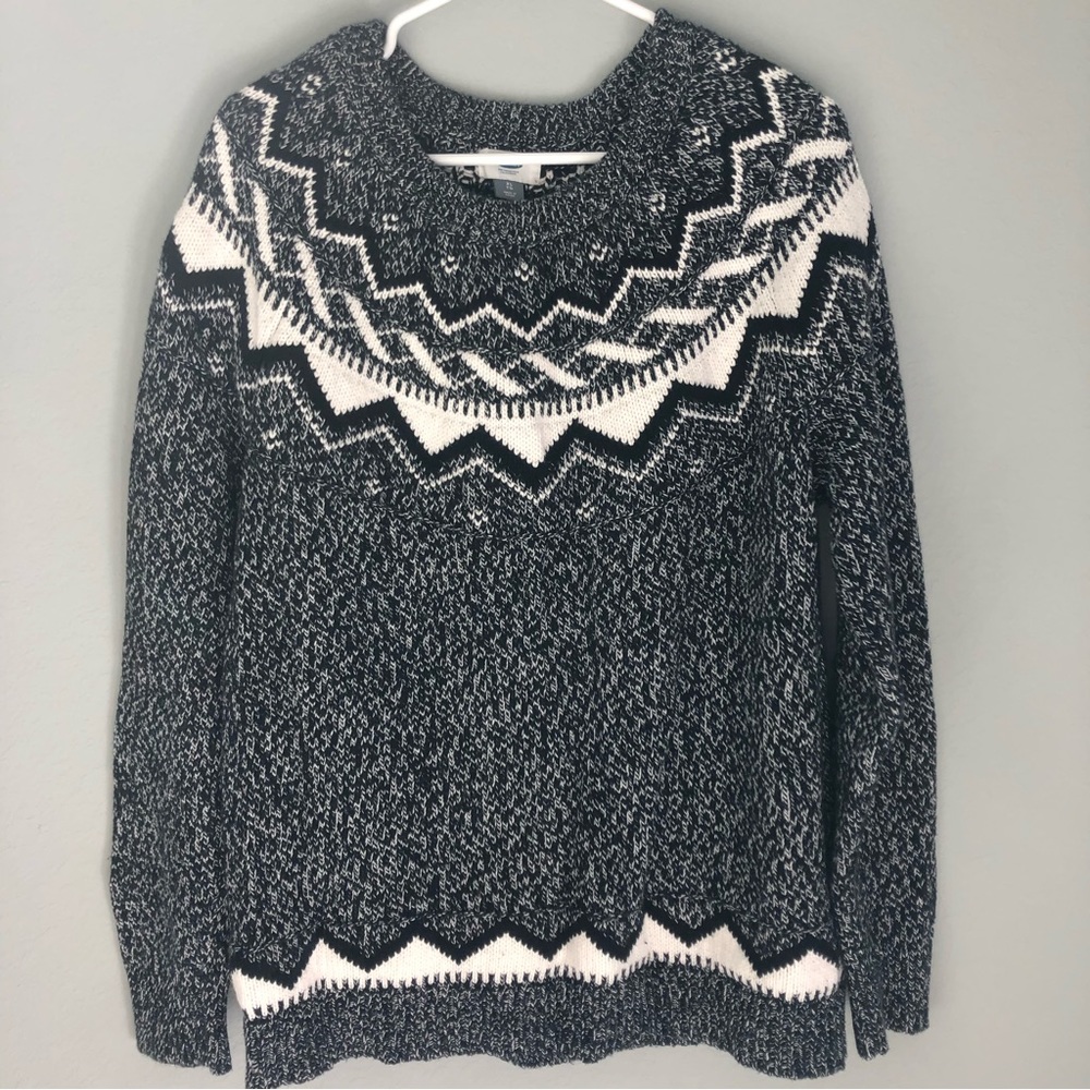 Old Navy Black and White Sweater